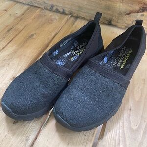 Sketchers air cooled memory foam women’s size 6.5